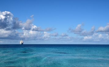 Jaki materiał na markizy zewnętrzne? Jaki materiał na markizy zewnętrzne?