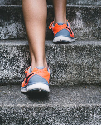 Jak rozpoznać niedobór wapnia w organizmie i jak go uzupełniać? Jak rozpoznać niedobór wapnia w organizmie i jak go uzupełniać